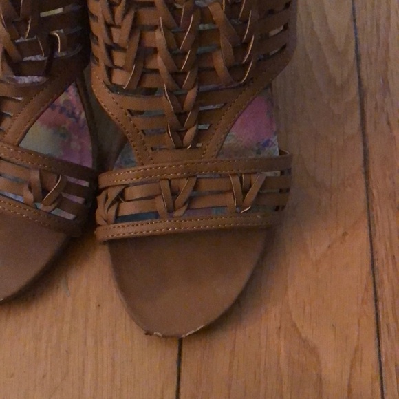 Madden Tan heels! - Picture 4 of 5